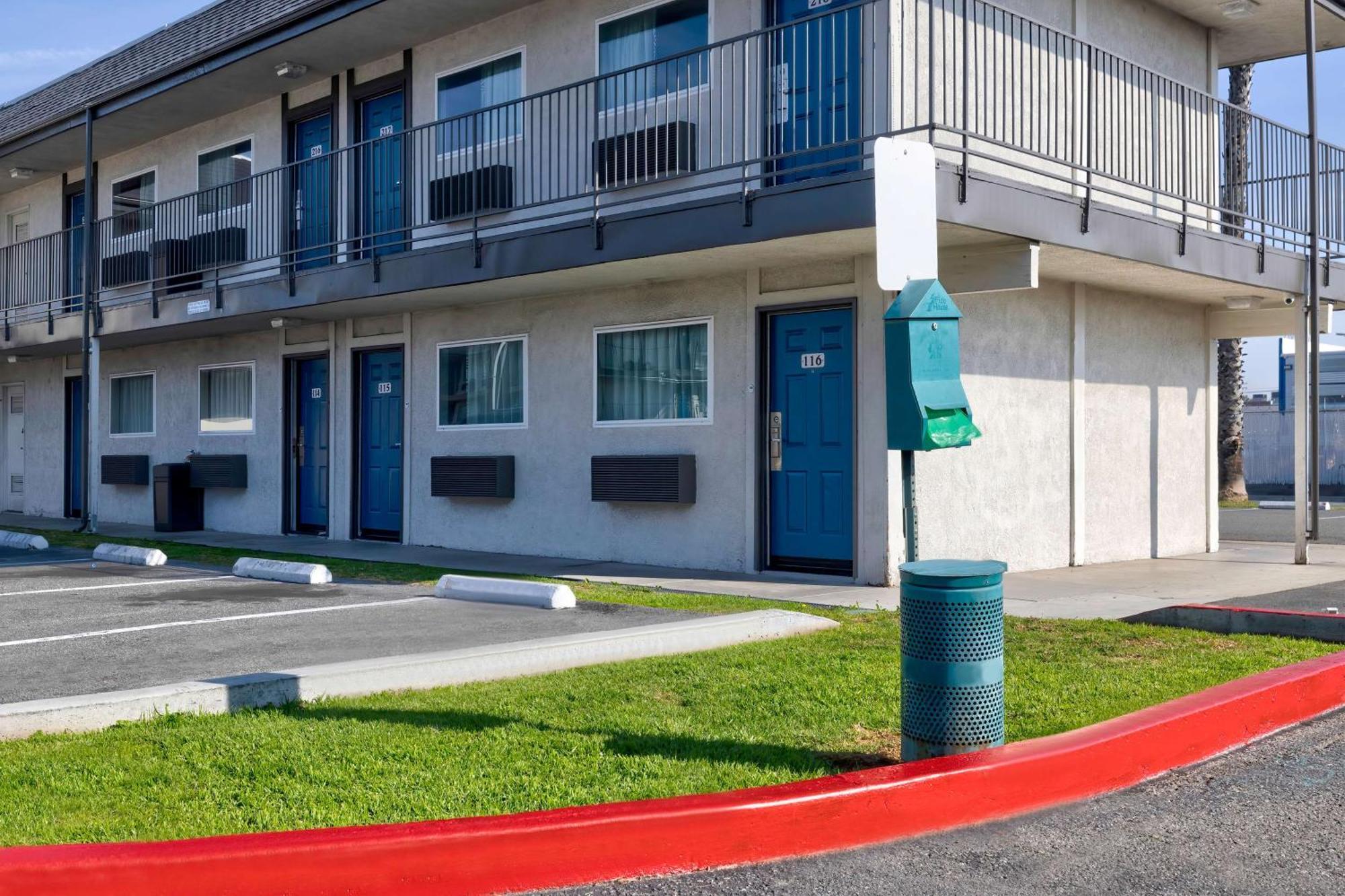Motel 6-Anaheim, Ca - Fullerton East Dış mekan fotoğraf