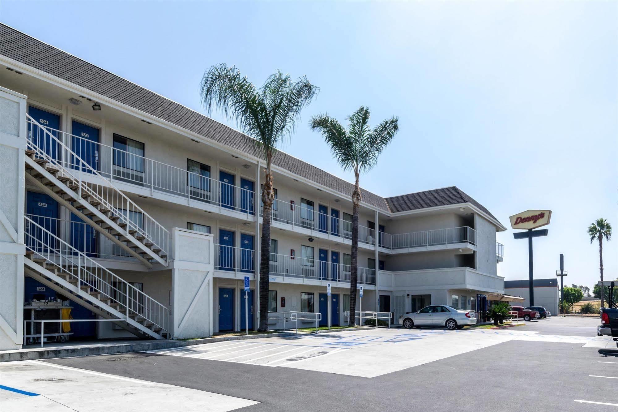 Motel 6-Anaheim, Ca - Fullerton East Dış mekan fotoğraf
