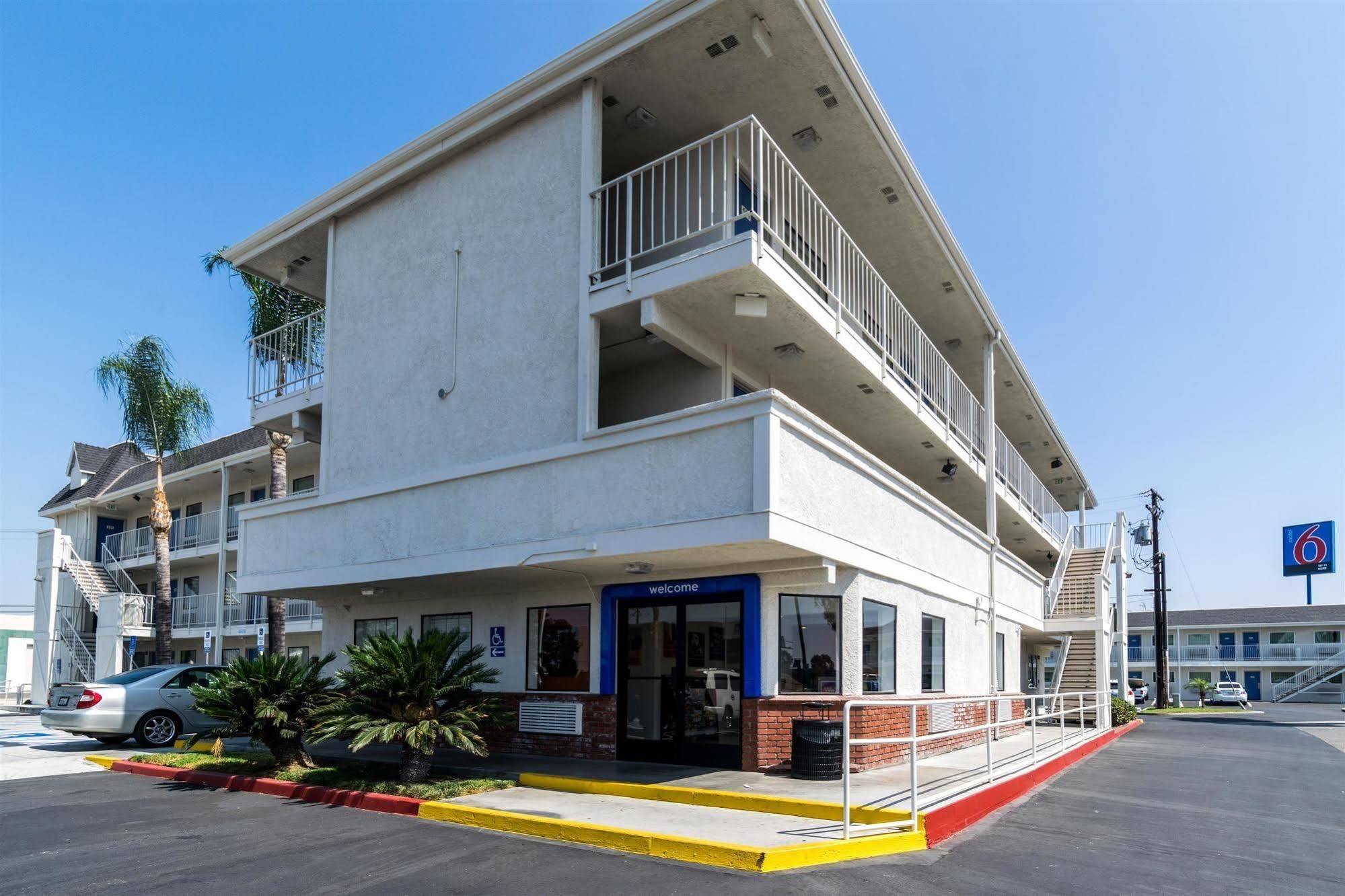 Motel 6-Anaheim, Ca - Fullerton East Dış mekan fotoğraf