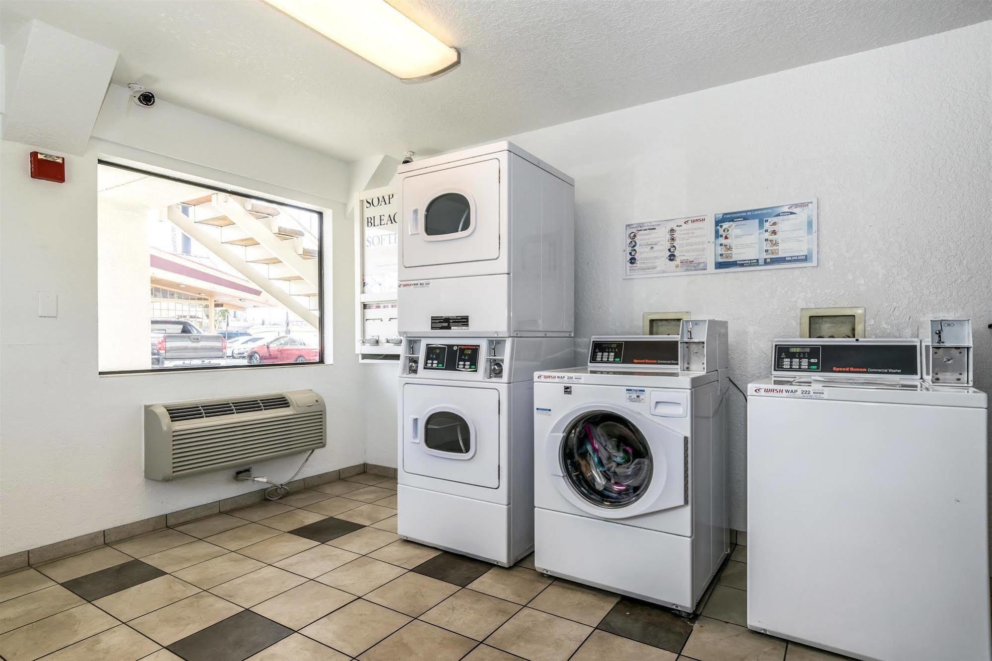 Motel 6-Anaheim, Ca - Fullerton East Dış mekan fotoğraf