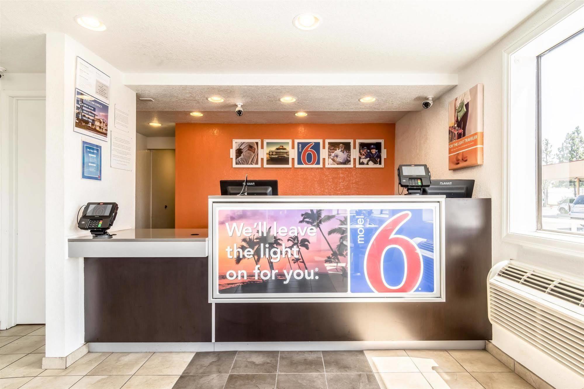 Motel 6-Anaheim, Ca - Fullerton East Dış mekan fotoğraf